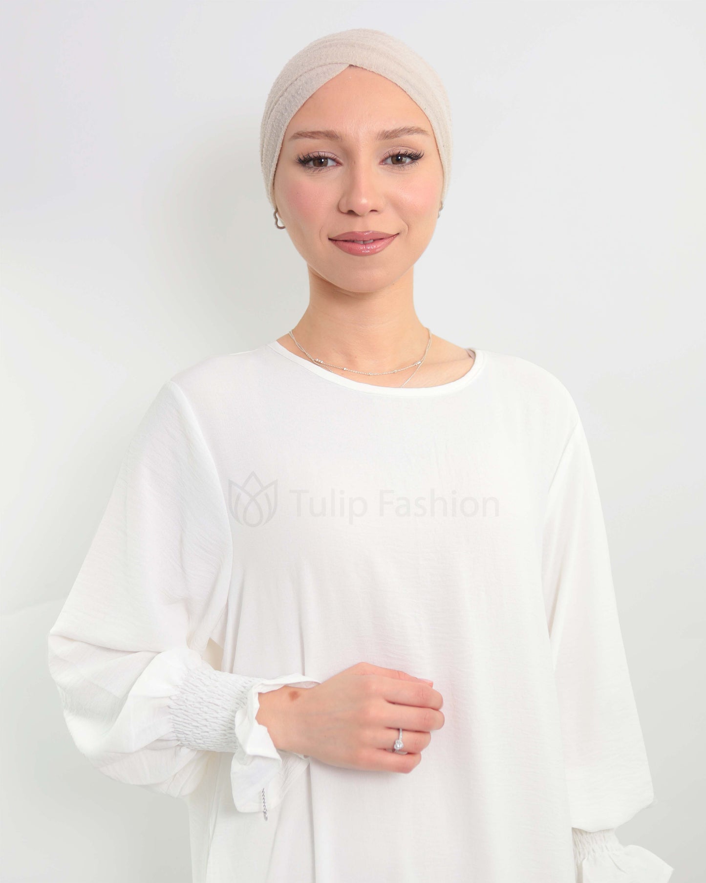 Maryam Abaya - White