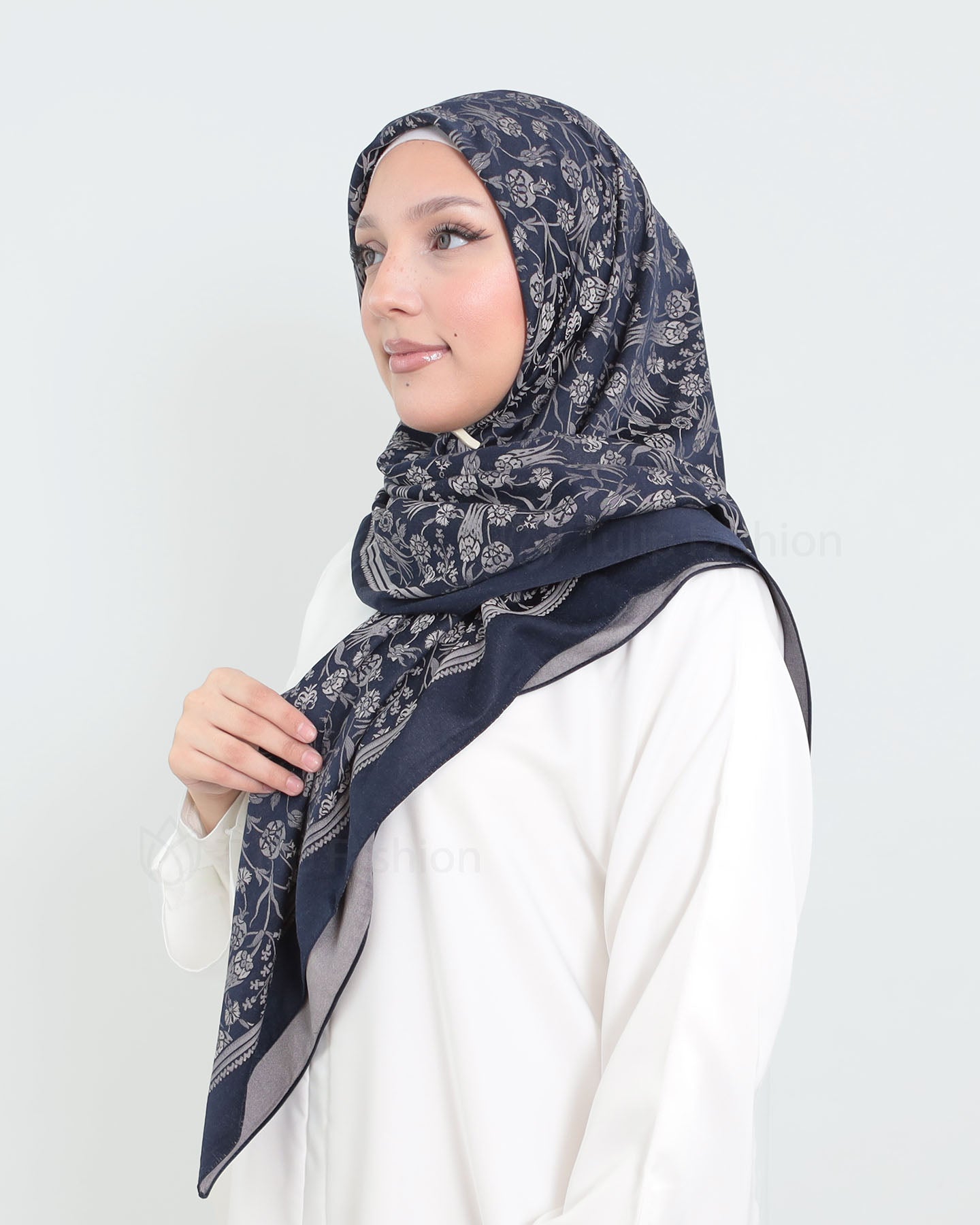 Hijab - Square Viskon 120 cm - Midnight Blue
