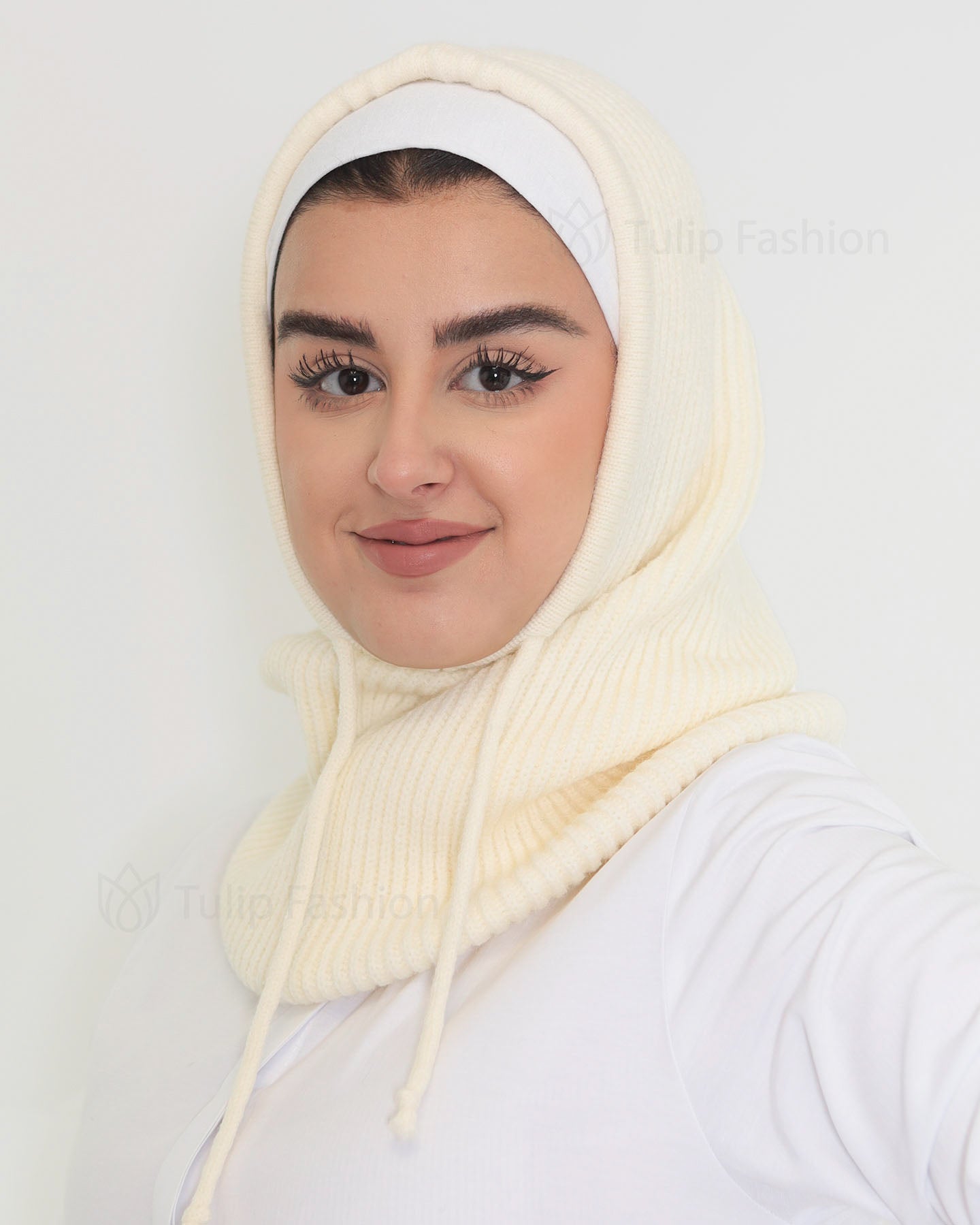Al Amira Hat with tie - Off-White