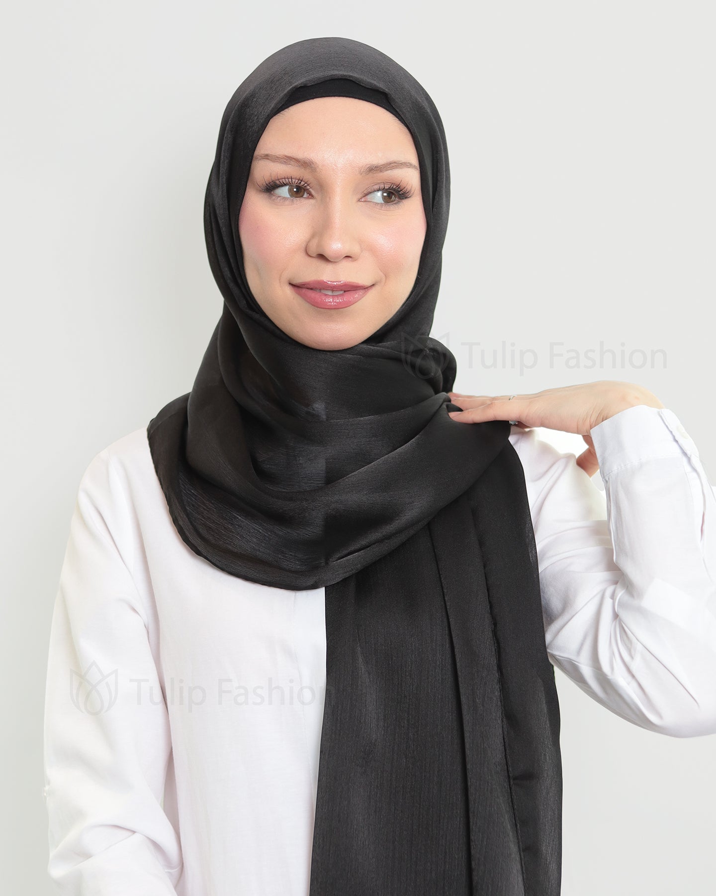 Hijab - Metallic Satin - Black