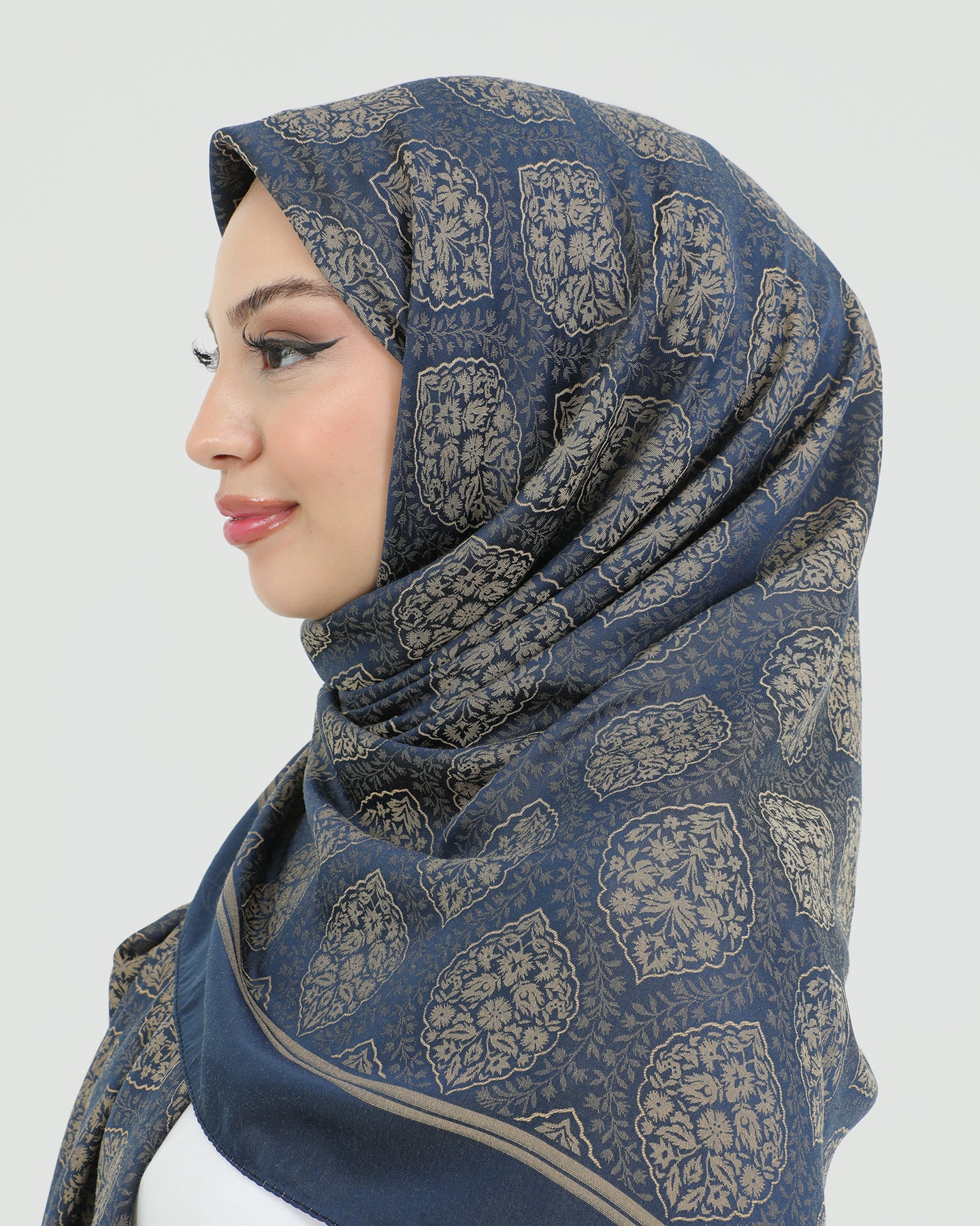 Hijab - Square Viskon 120 cm - Royal Blue